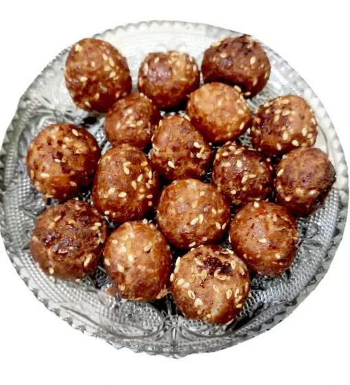 teel and nariayal laddu khasta ball traditional bengali sweet