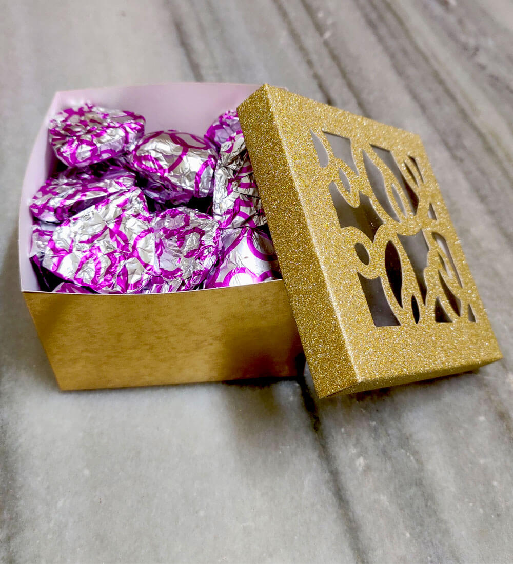 Buy Send Urbane Yogi Chocolate Gift Pack Multiflavored Chocolates