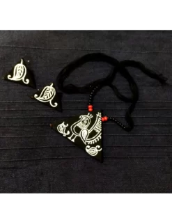 black cloth jewelry set