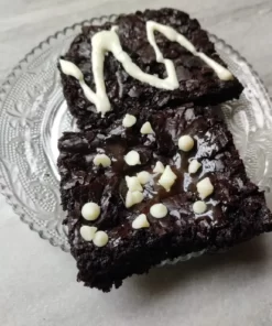 chocolate brownie with eggless option