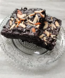 chocolate brownie with walnut eggless option available
